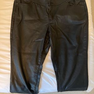 Faux leather skinny jeans